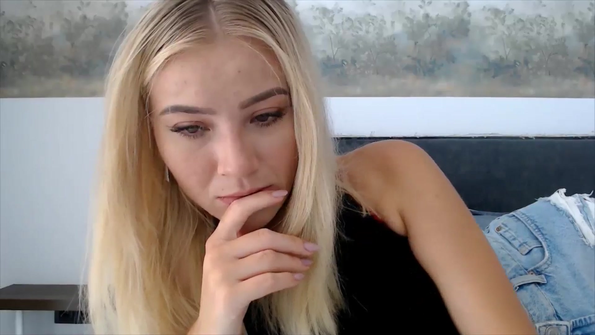 Gallery image thumbnail from fiancee's myfreecams stream on, 08/14/2025, 05:40 image 2 of 20