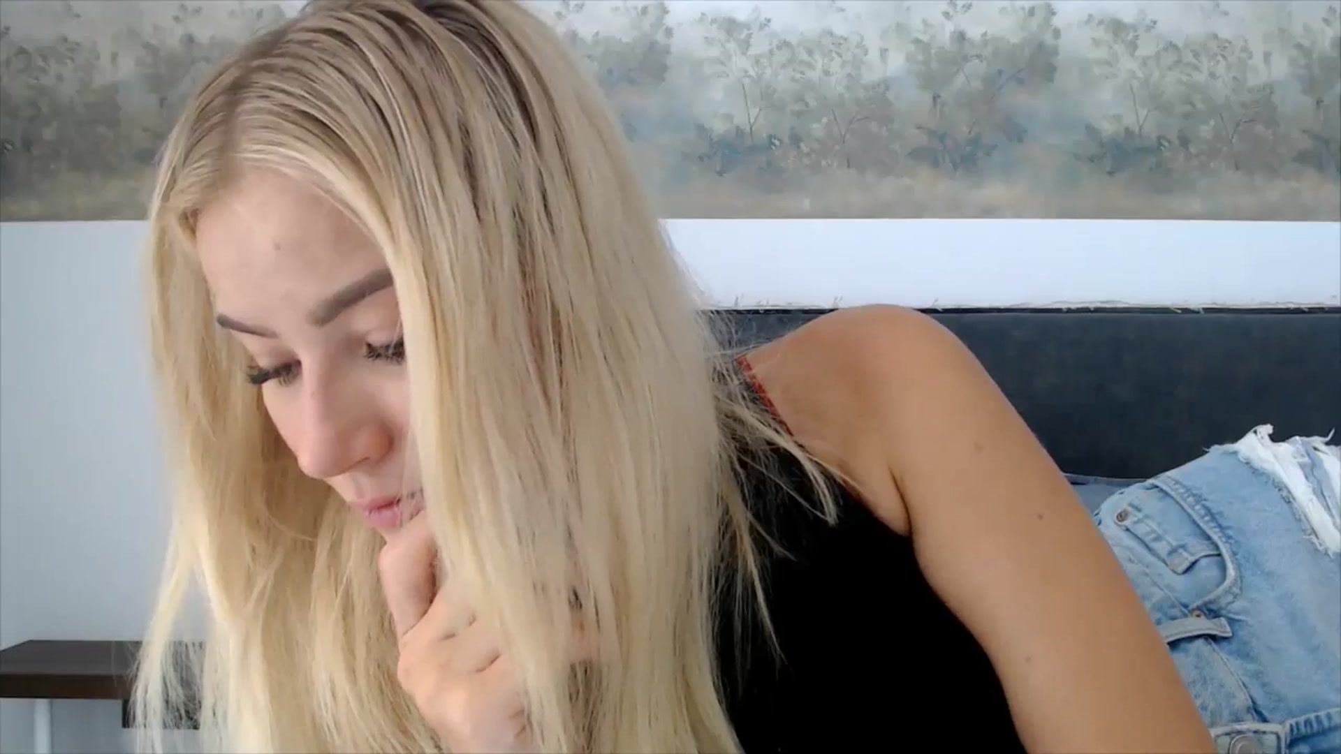 Gallery image thumbnail from fiancee's myfreecams stream on, 08/14/2025, 05:40 image 3 of 20