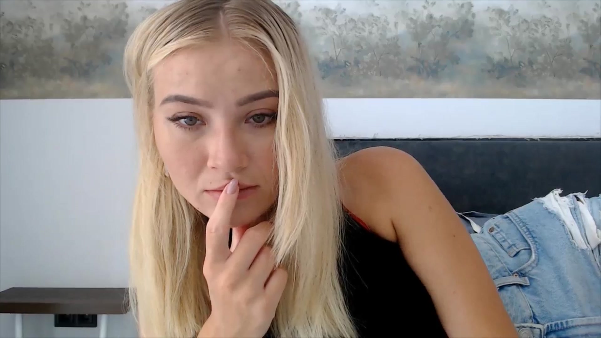 Gallery image thumbnail from fiancee's myfreecams stream on, 08/14/2025, 05:40 image 6 of 20