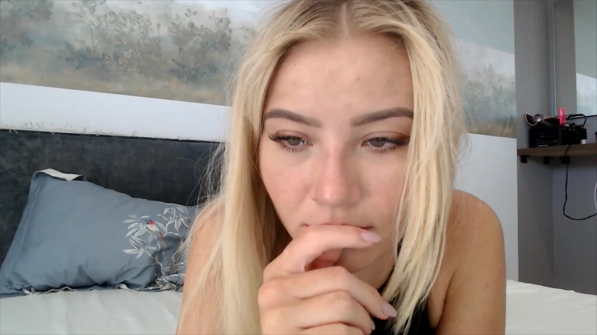 Gallery image thumbnail from fiancee's myfreecams stream on, 08/14/2025, 05:40 image 18 of 20