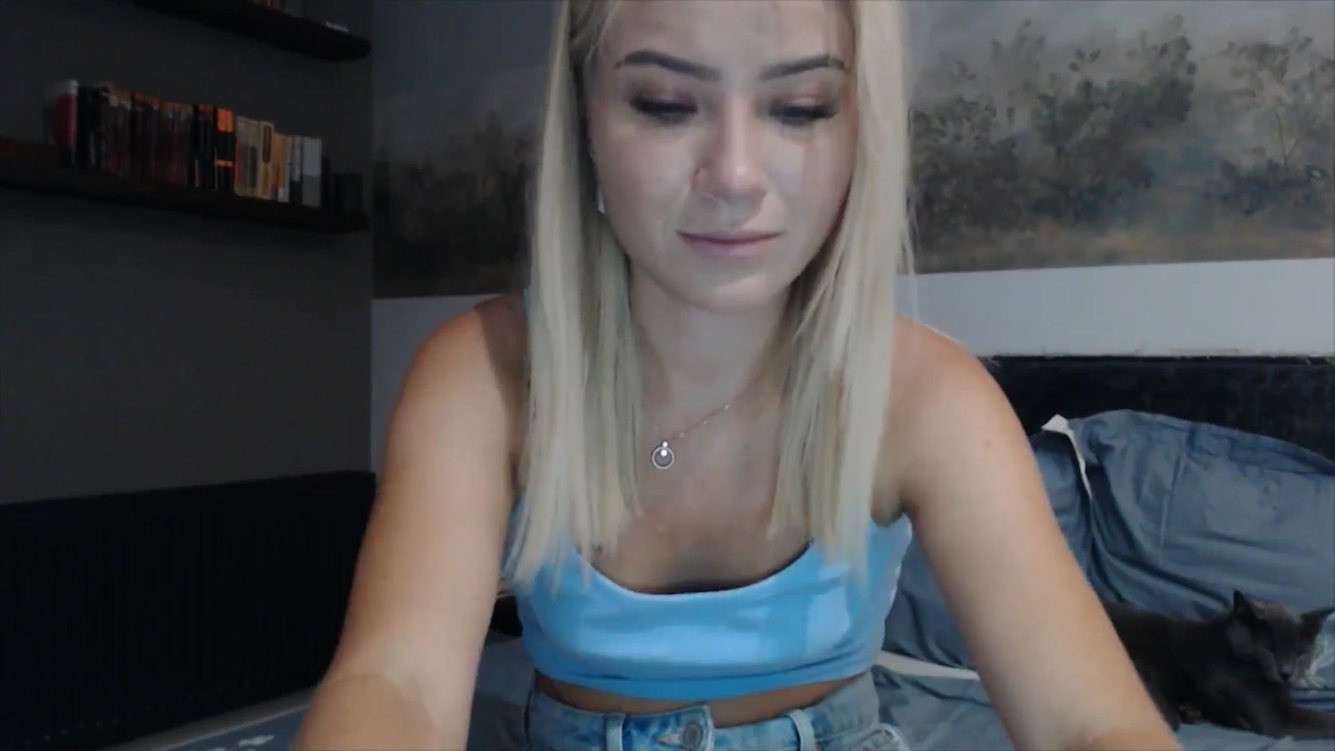 Gallery image thumbnail from fiancee's myfreecams stream on, 08/15/2025, 23:27 image 7 of 20