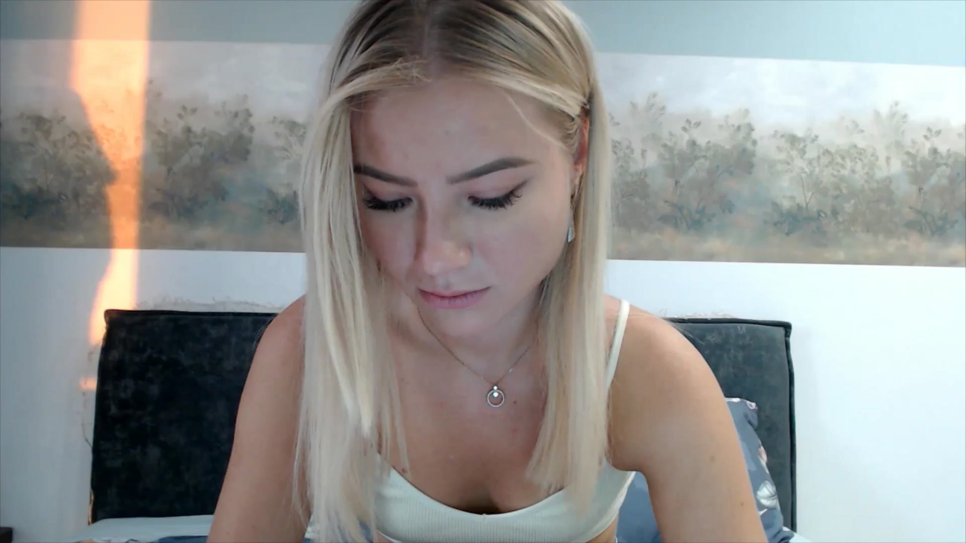 Gallery image thumbnail from fiancee's myfreecams stream on, 08/22/2025, 03:00 image 20 of 20