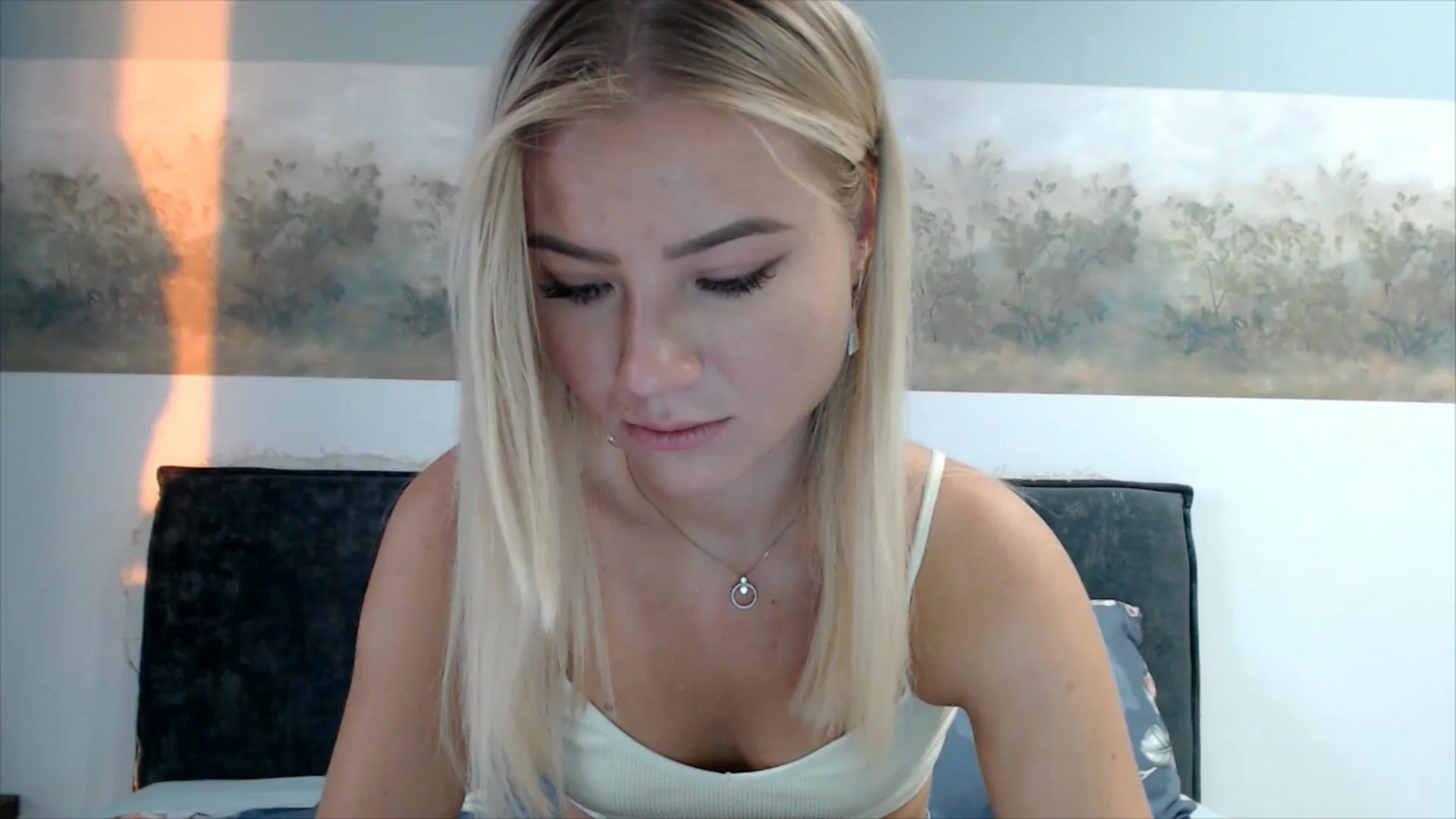 Gallery image thumbnail from fiancee's myfreecams stream on, 08/22/2025, 03:00 image 19 of 20