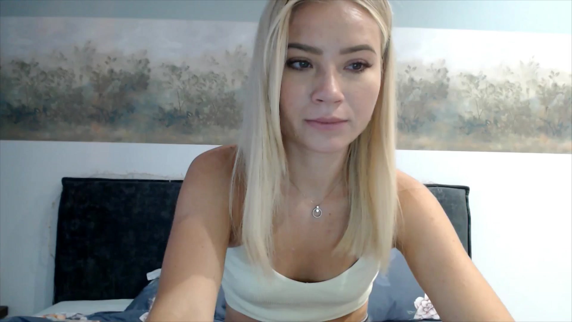 Gallery image thumbnail from fiancee's myfreecams stream on, 08/22/2025, 03:00 image 5 of 20