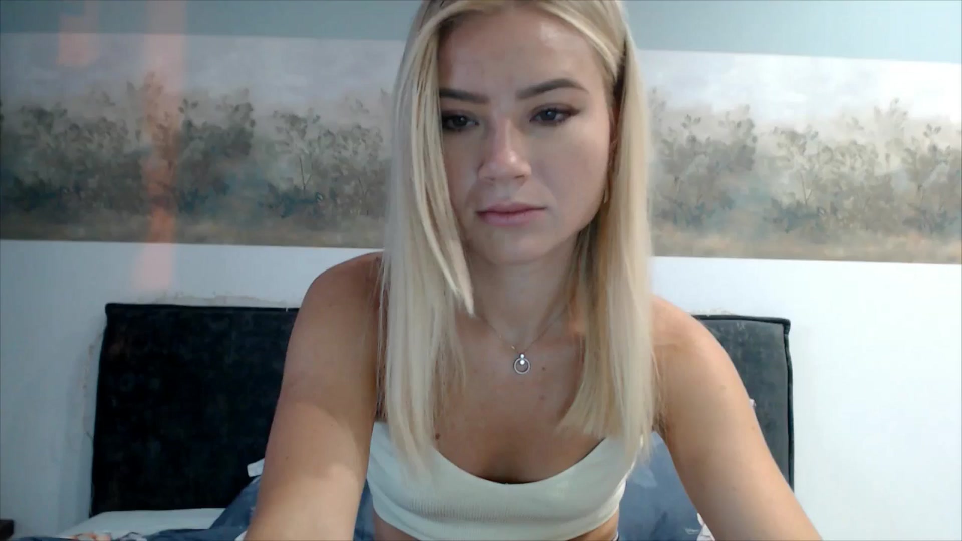 Gallery image thumbnail from fiancee's myfreecams stream on, 08/22/2025, 03:00 image 8 of 20