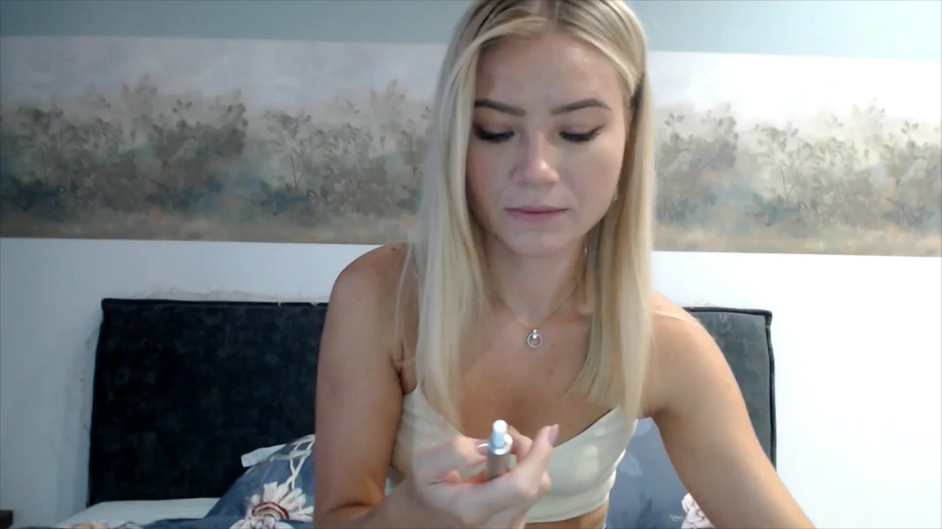 Gallery image thumbnail from fiancee's myfreecams stream on, 08/22/2025, 03:00 image 4 of 20