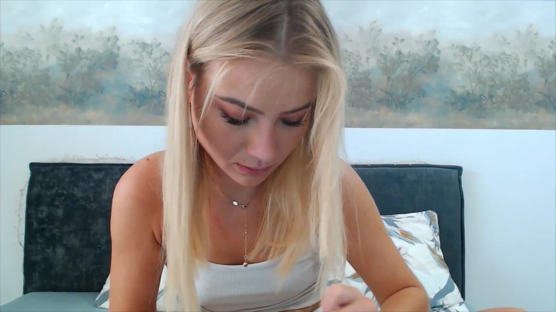 Gallery image thumbnail from fiancee's myfreecams stream on, 08/29/2025, 03:50 image 6 of 20
