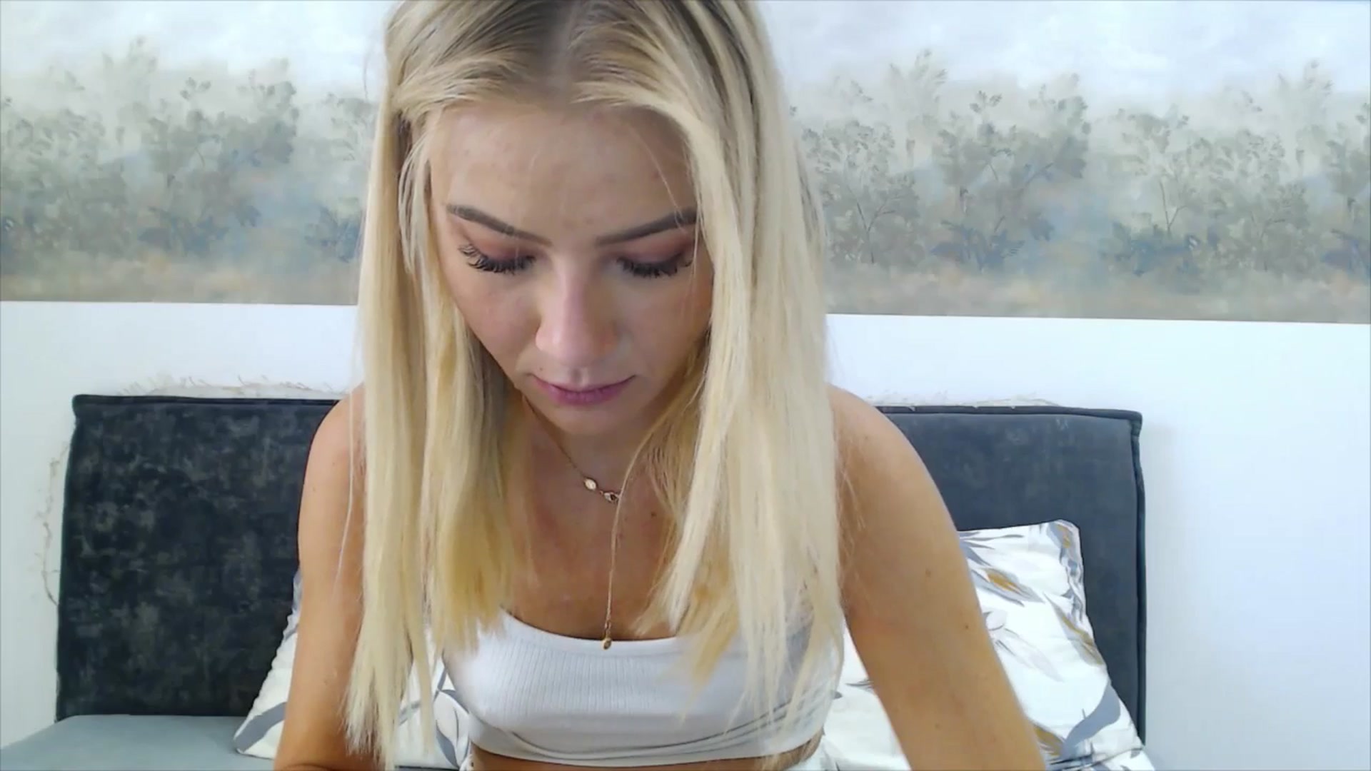 Gallery image thumbnail from fiancee's myfreecams stream on, 08/29/2025, 03:50 image 3 of 20