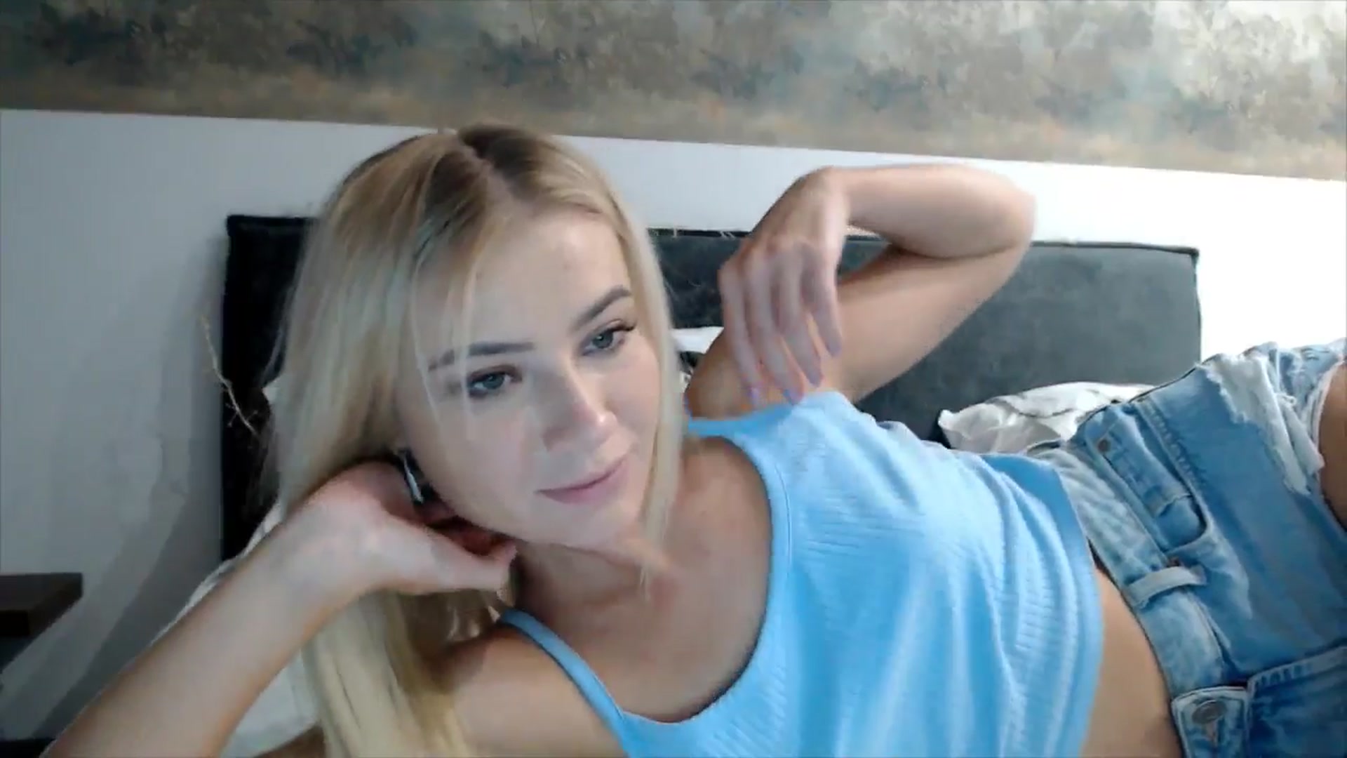 Gallery image thumbnail from fiancee's myfreecams stream on, 09/03/2025, 24:41 image 19 of 20