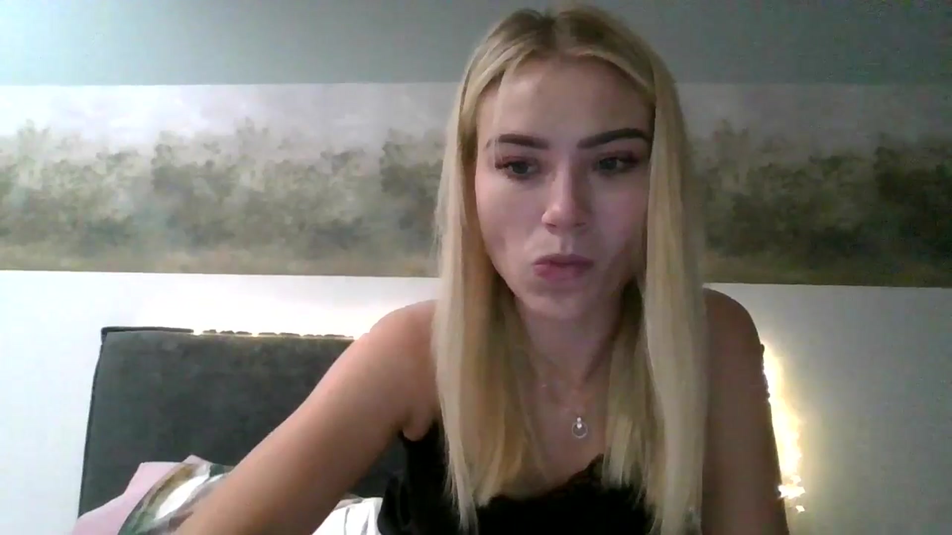 Gallery image thumbnail from fiancee's myfreecams stream on, 09/17/2025, 24:32 image 12 of 20