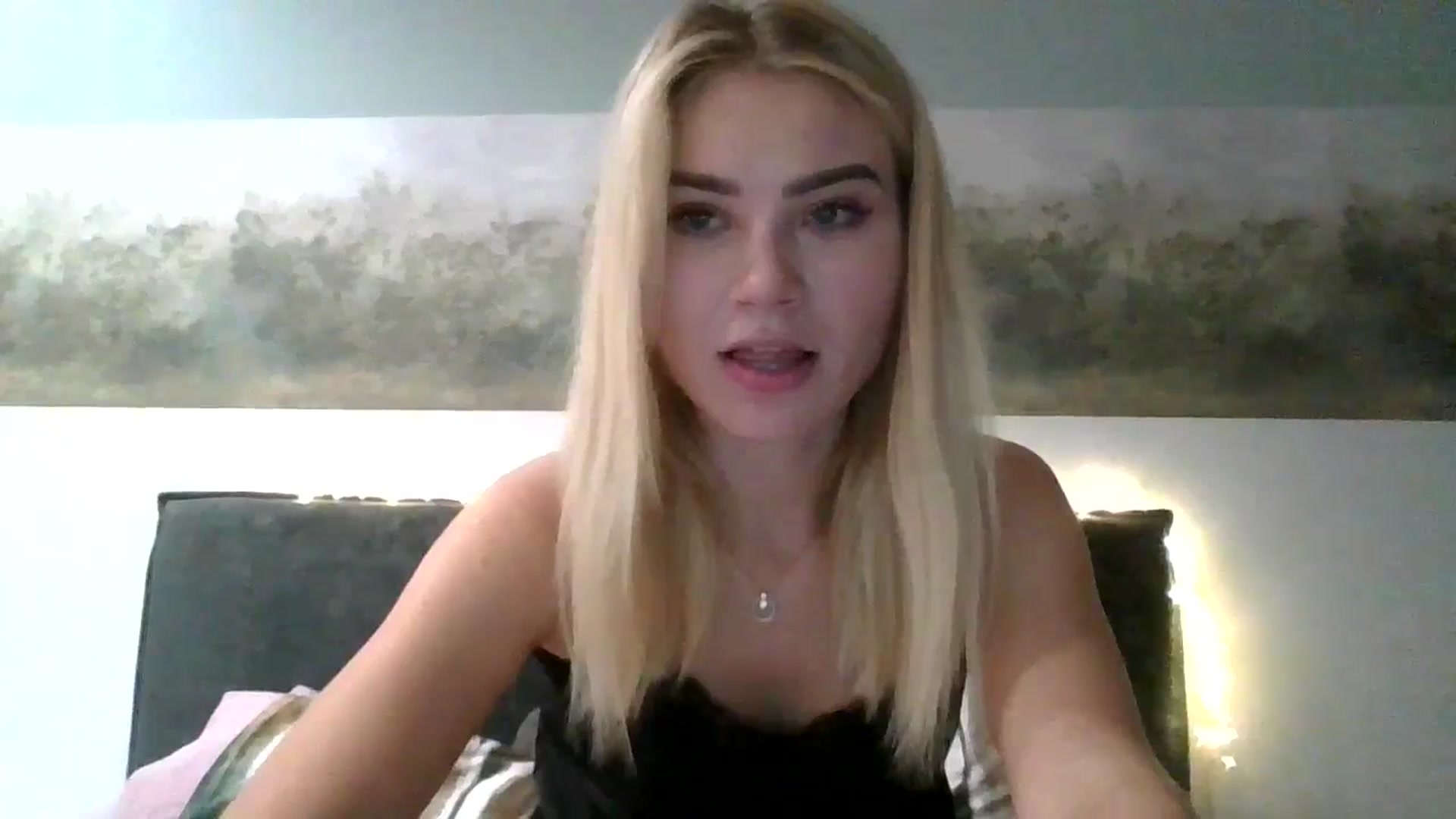 Gallery image thumbnail from fiancee's myfreecams stream on, 09/17/2025, 24:32 image 2 of 20
