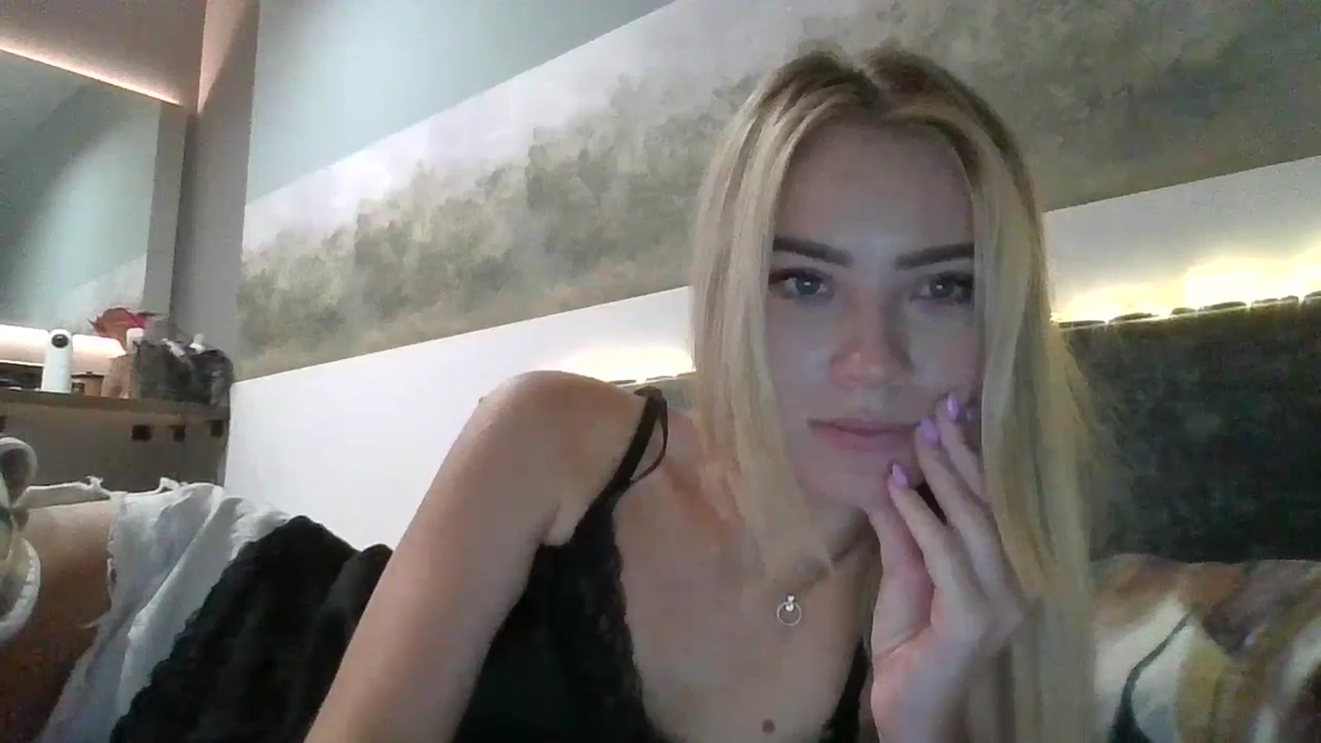 Gallery image thumbnail from fiancee's myfreecams stream on, 09/17/2025, 02:29 image 18 of 20