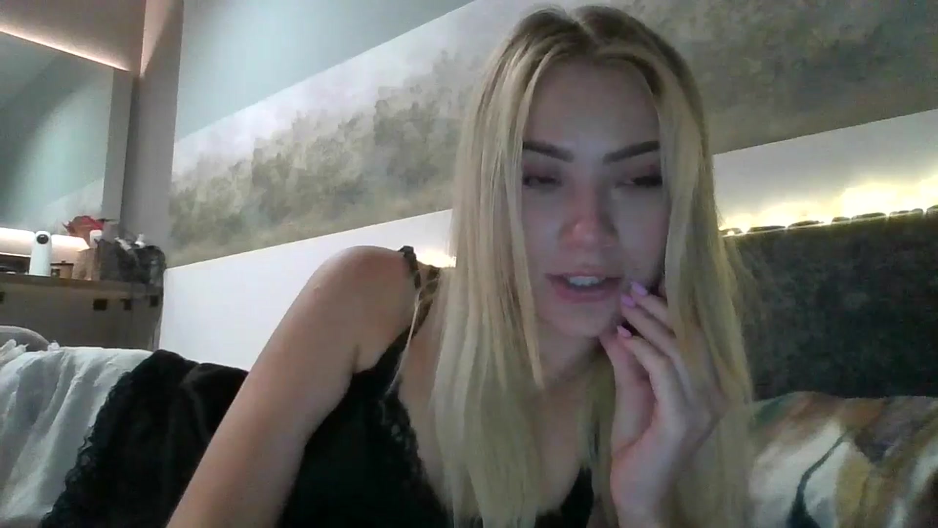 Gallery image thumbnail from fiancee's myfreecams stream on, 09/17/2025, 02:29 image 14 of 20