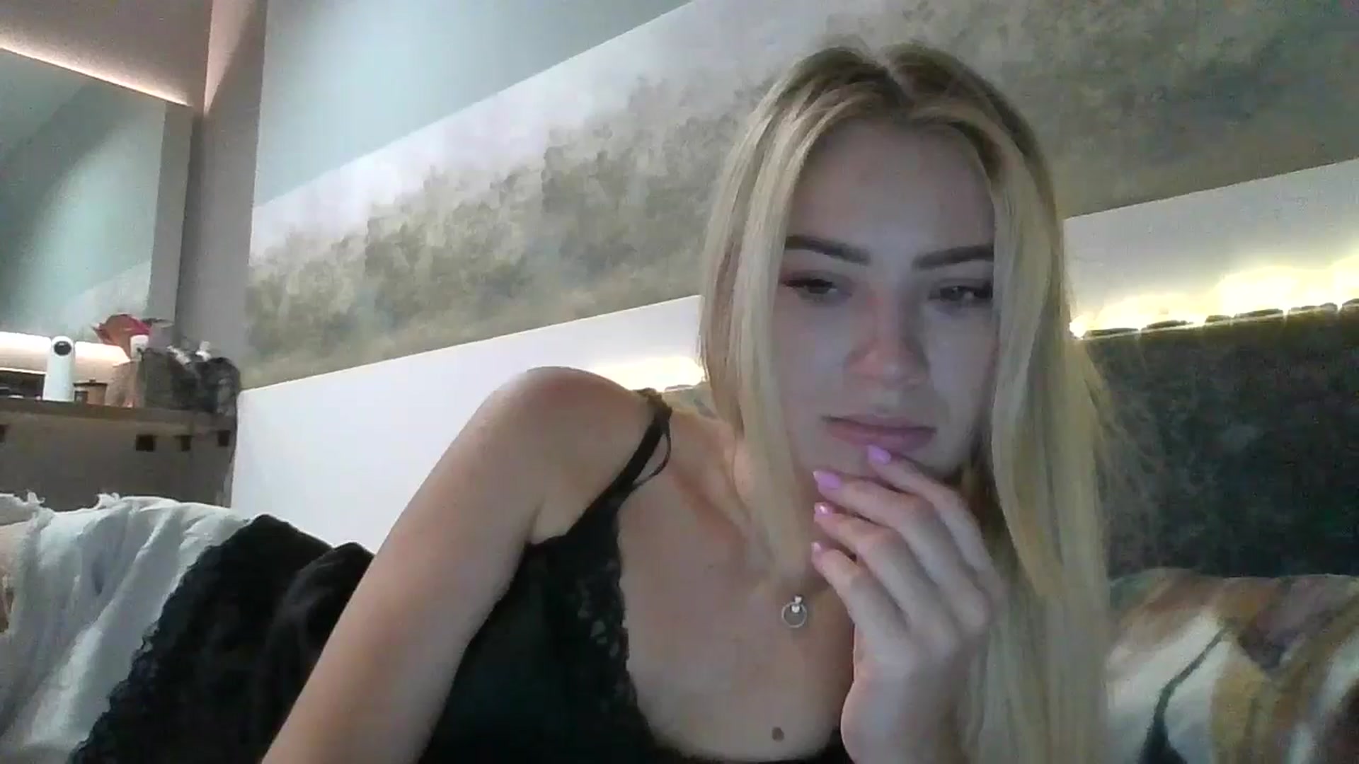 Gallery image thumbnail from fiancee's myfreecams stream on, 09/17/2025, 02:29 image 16 of 20