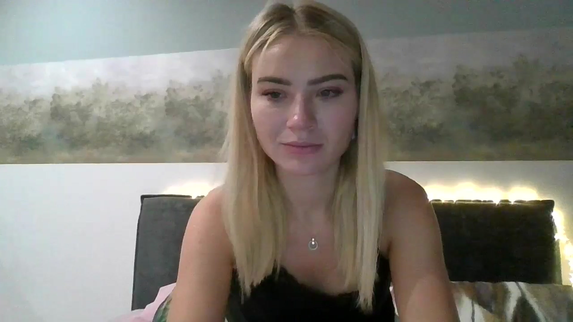 Gallery image thumbnail from fiancee's myfreecams stream on, 09/17/2025, 02:29 image 8 of 20