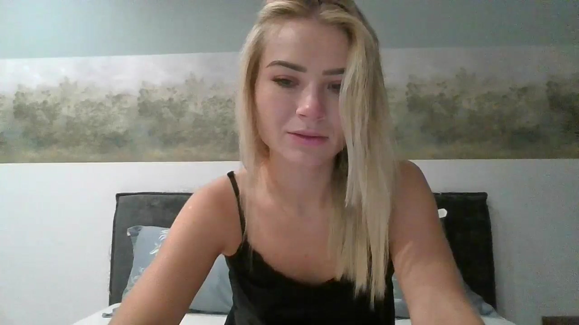 Gallery image thumbnail from fiancee's myfreecams stream on, 09/23/2025, 01:09 image 14 of 20
