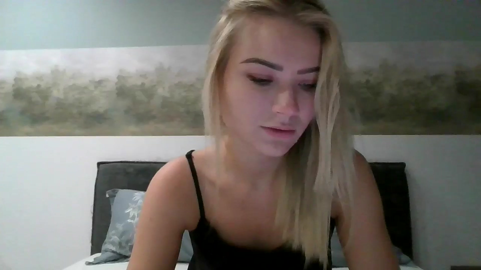 Gallery image thumbnail from fiancee's myfreecams stream on, 09/23/2025, 01:09 image 10 of 20