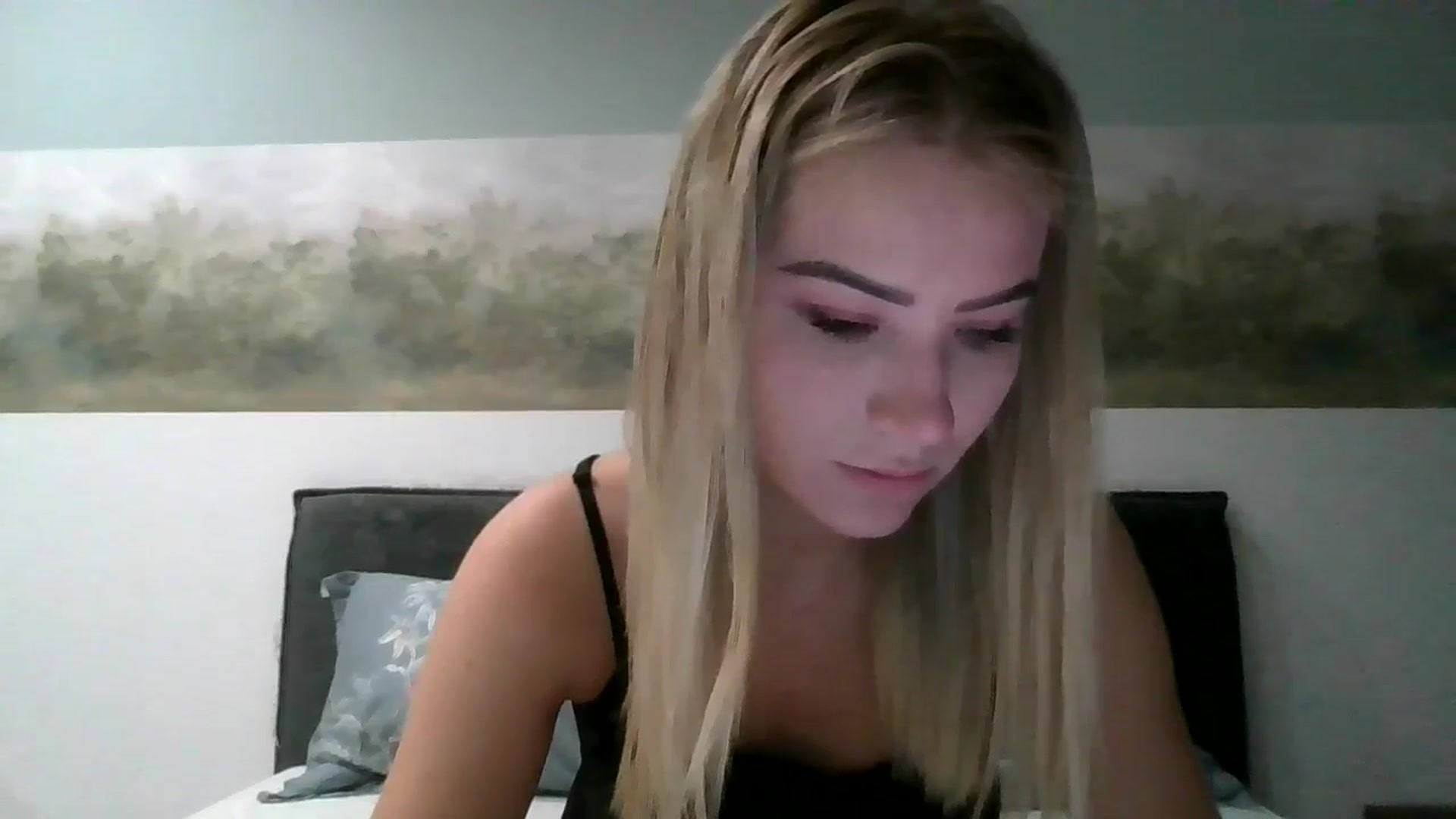 Gallery image thumbnail from fiancee's myfreecams stream on, 09/23/2025, 01:09 image 3 of 20