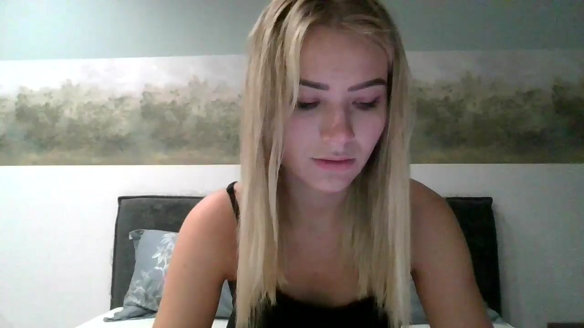 Gallery image thumbnail from fiancee's myfreecams stream on, 09/23/2025, 01:09 image 7 of 20