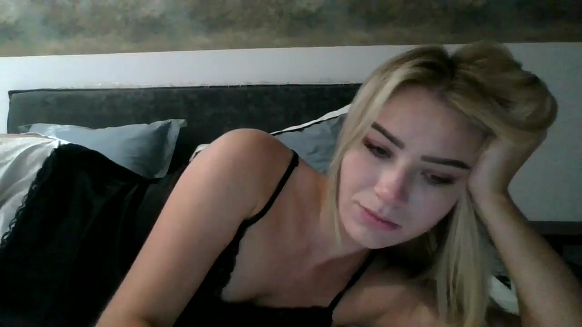 Gallery image thumbnail from fiancee's myfreecams stream on, 09/23/2025, 01:36 image 17 of 20