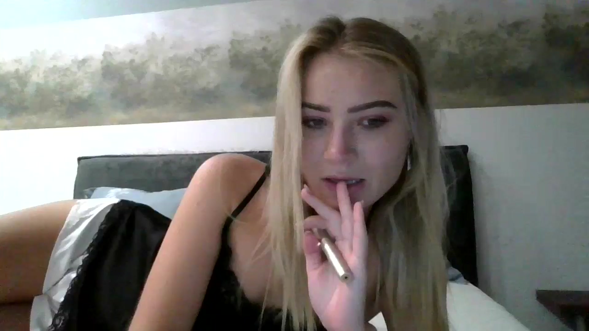 Gallery image thumbnail from fiancee's myfreecams stream on, 09/23/2025, 01:36 image 2 of 20