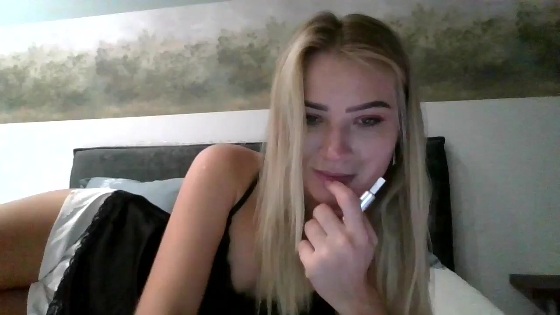 Gallery image thumbnail from fiancee's myfreecams stream on, 09/23/2025, 01:36 image 7 of 20