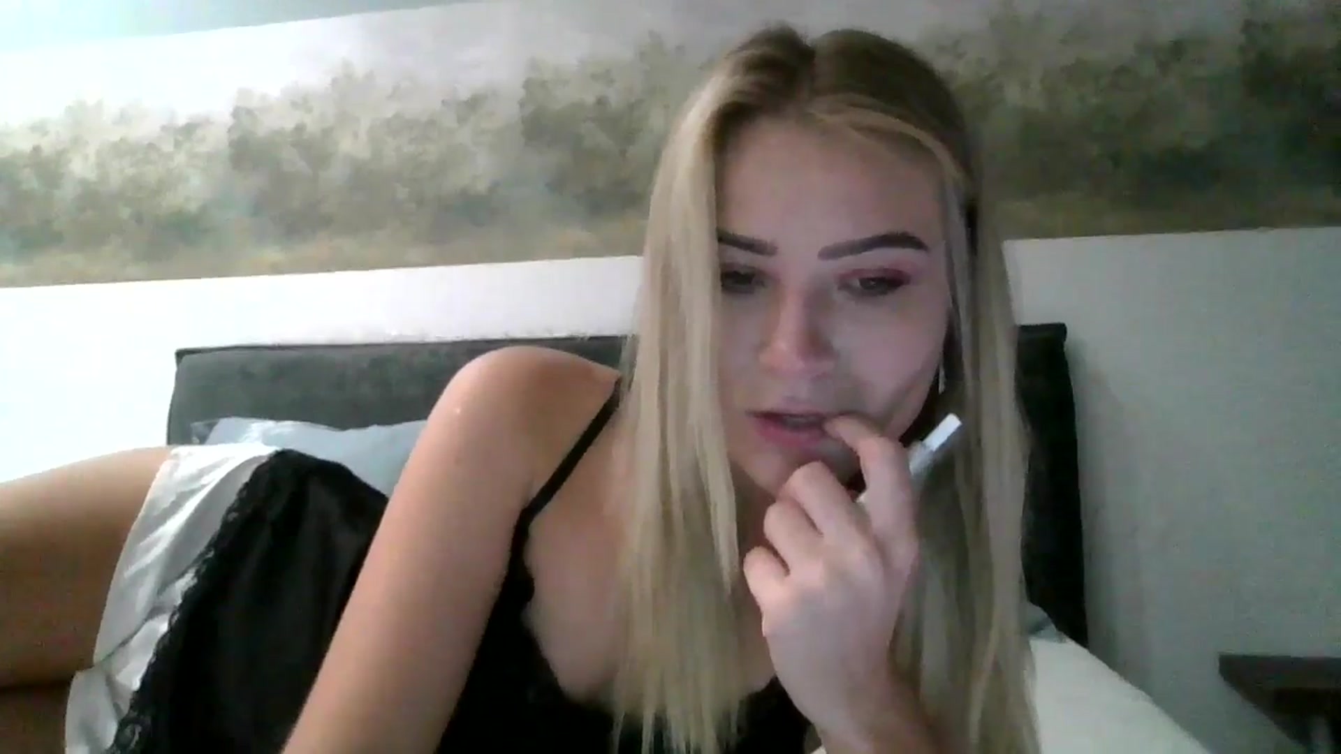 Gallery image thumbnail from fiancee's myfreecams stream on, 09/23/2025, 01:36 image 6 of 20