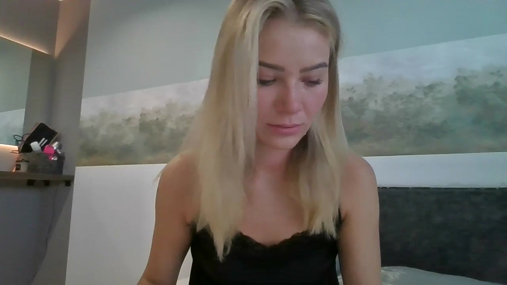 Gallery image thumbnail from fiancee's myfreecams stream on, 09/24/2025, 05:57 image 8 of 20