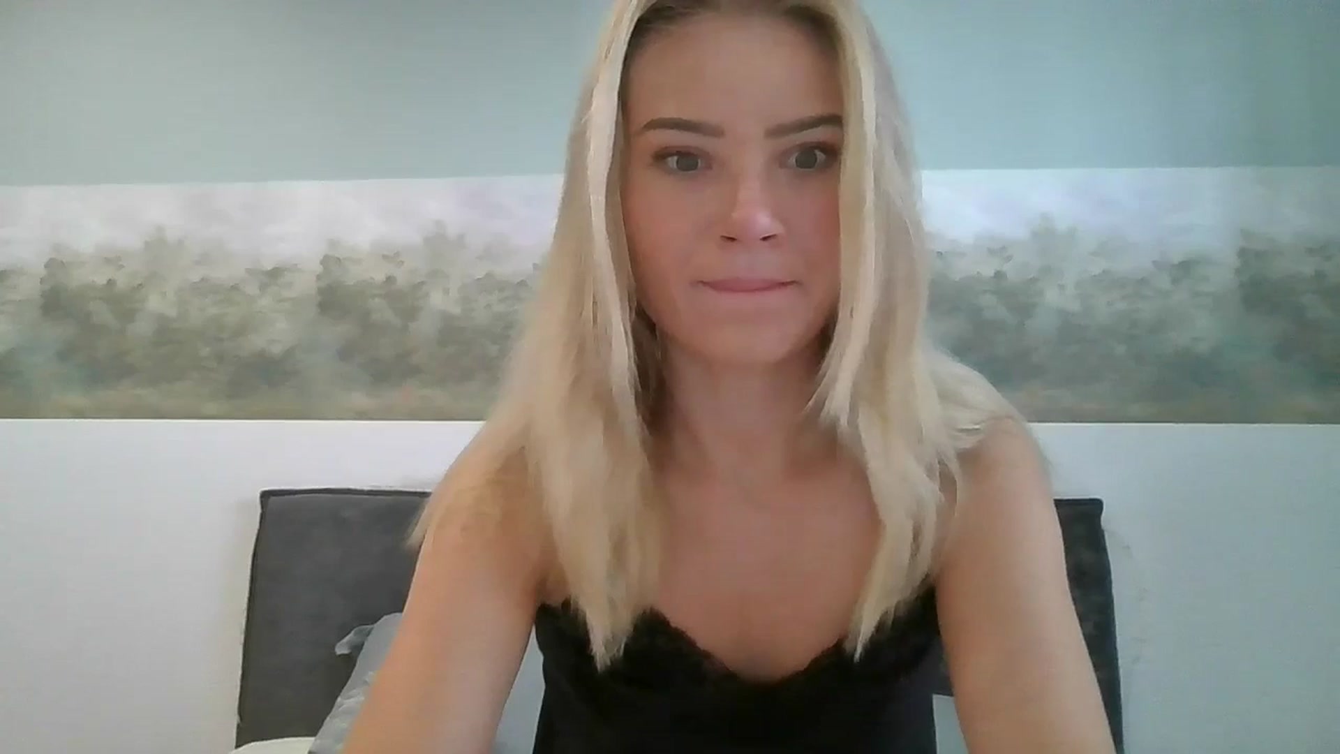 Gallery image thumbnail from fiancee's myfreecams stream on, 09/24/2025, 05:57 image 6 of 20