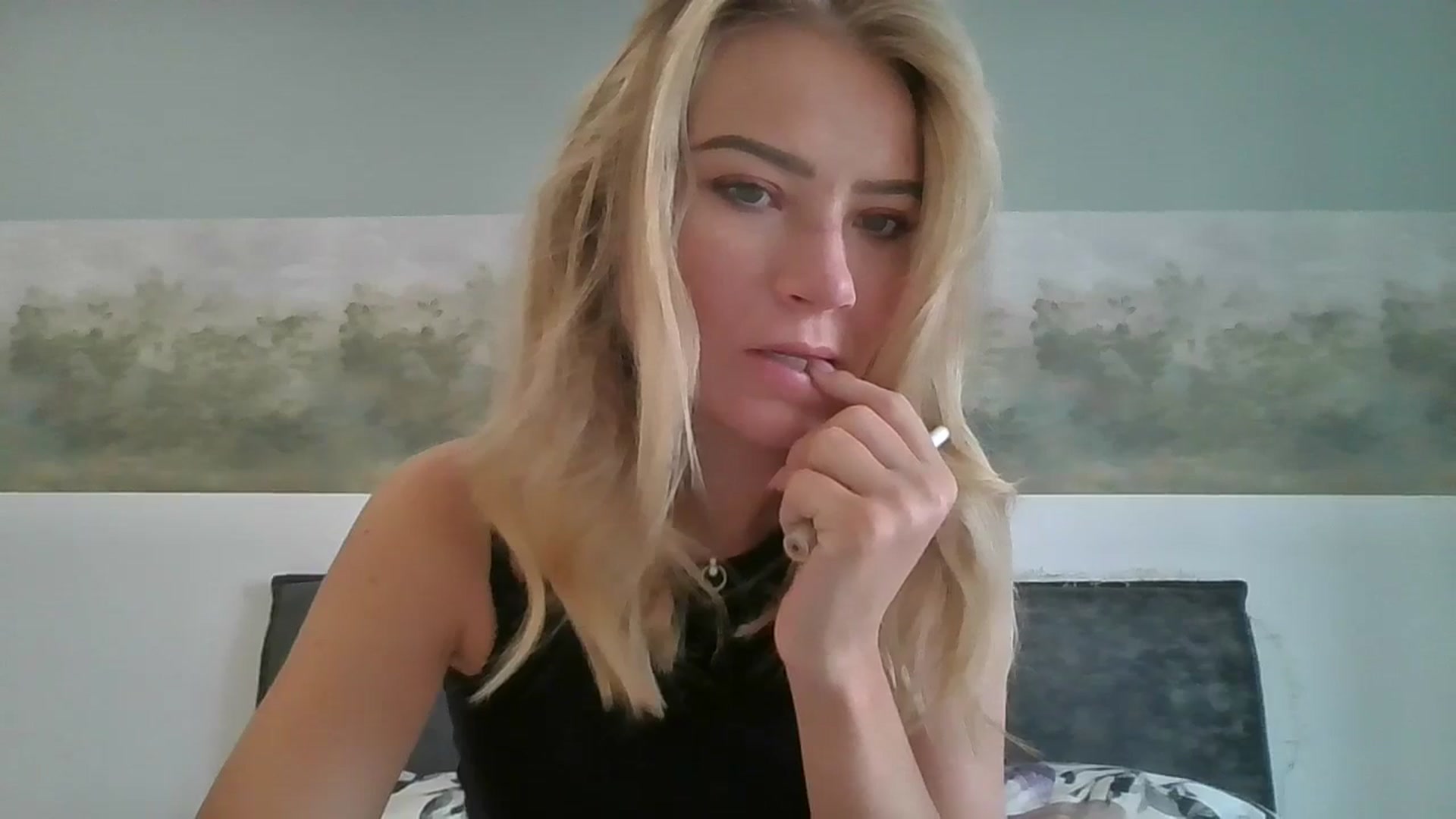 Gallery image thumbnail from fiancee's myfreecams stream on, 09/28/2025, 05:03 image 2 of 20