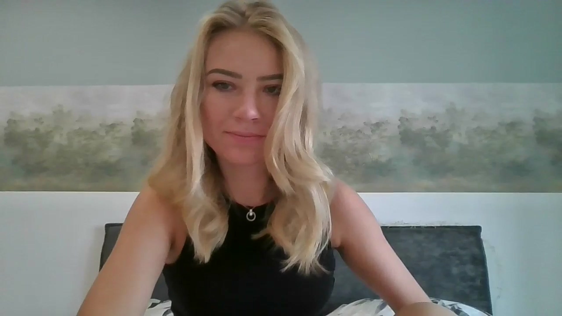Gallery image thumbnail from fiancee's myfreecams stream on, 09/28/2025, 05:03 image 3 of 20