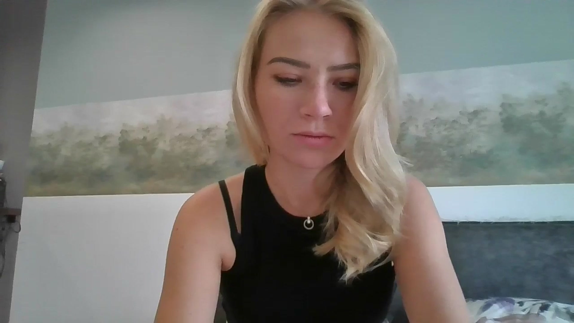Gallery image thumbnail from fiancee's myfreecams stream on, 09/28/2025, 05:03 image 9 of 20