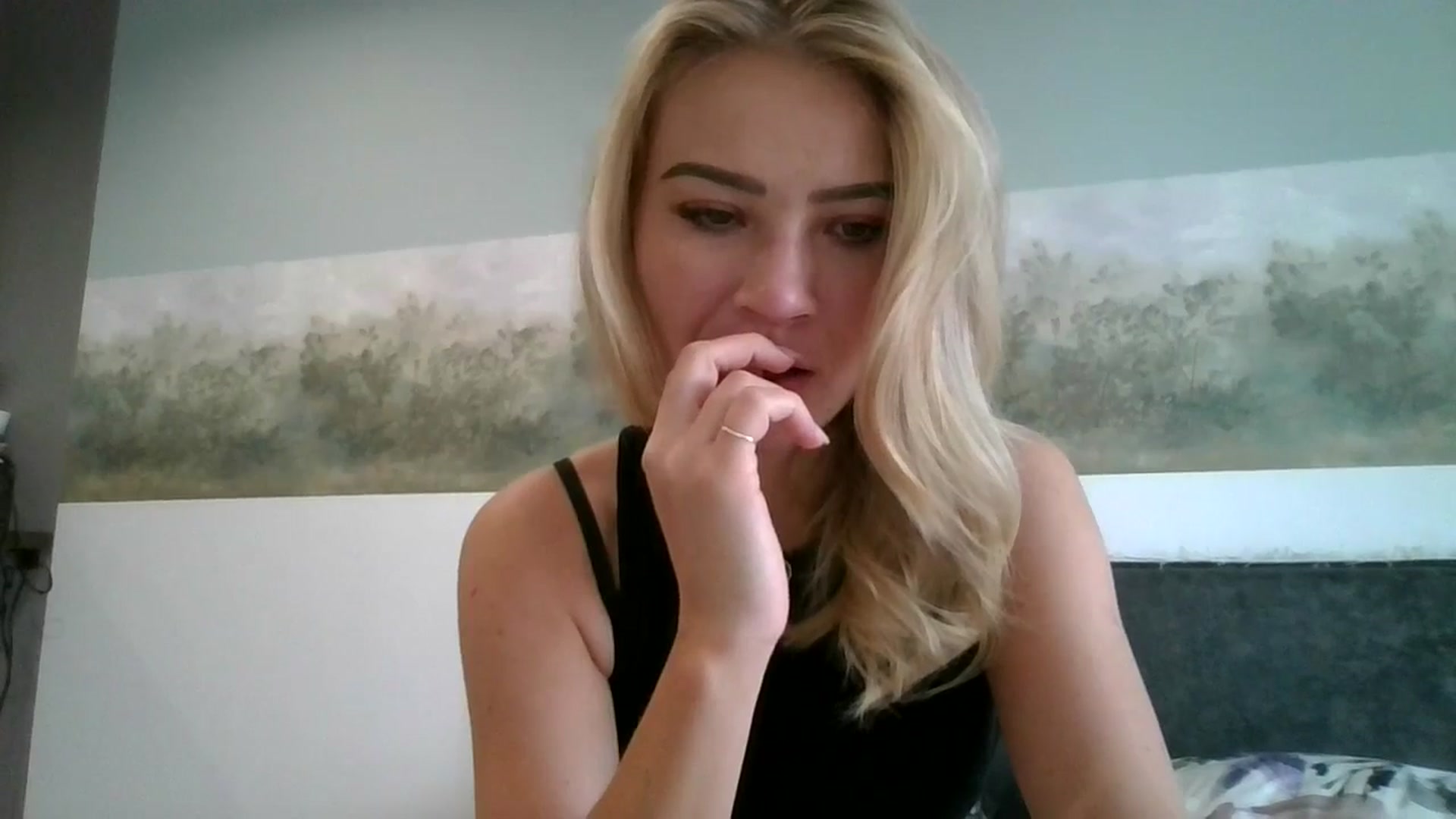 Gallery image thumbnail from fiancee's myfreecams stream on, 09/28/2025, 05:03 image 10 of 20