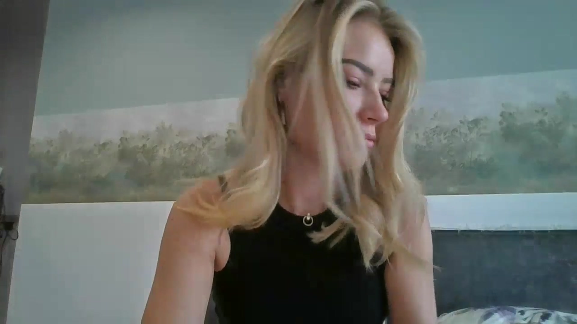 Gallery image thumbnail from fiancee's myfreecams stream on, 09/28/2025, 05:03 image 6 of 20