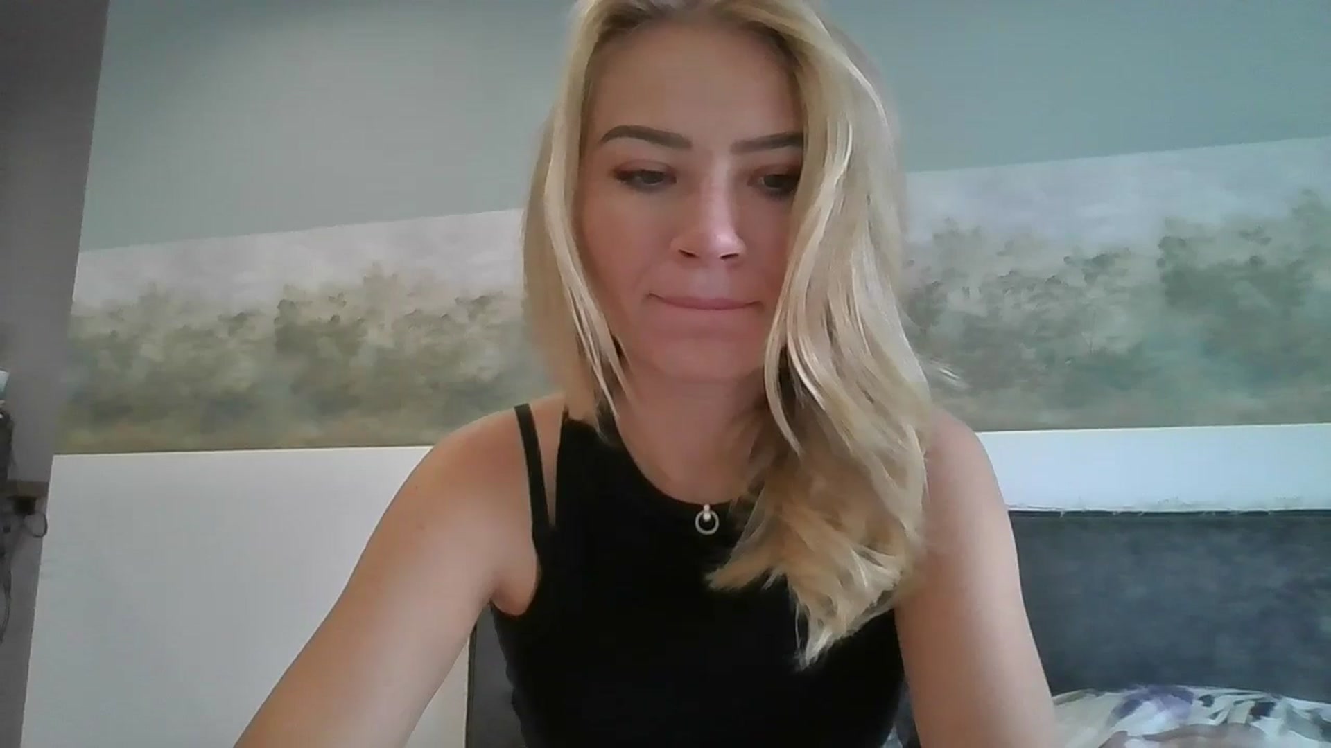 Gallery image thumbnail from fiancee's myfreecams stream on, 09/28/2025, 05:03 image 12 of 20