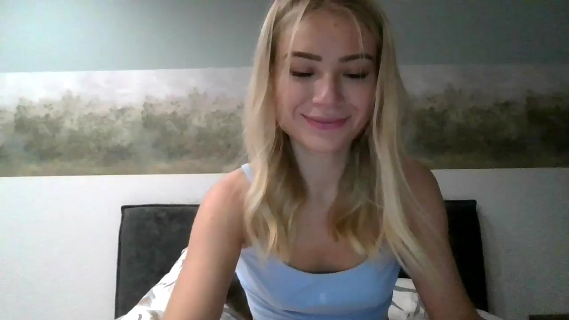 Gallery image thumbnail from fiancee's myfreecams stream on, 10/06/2025, 03:57 image 1 of 20