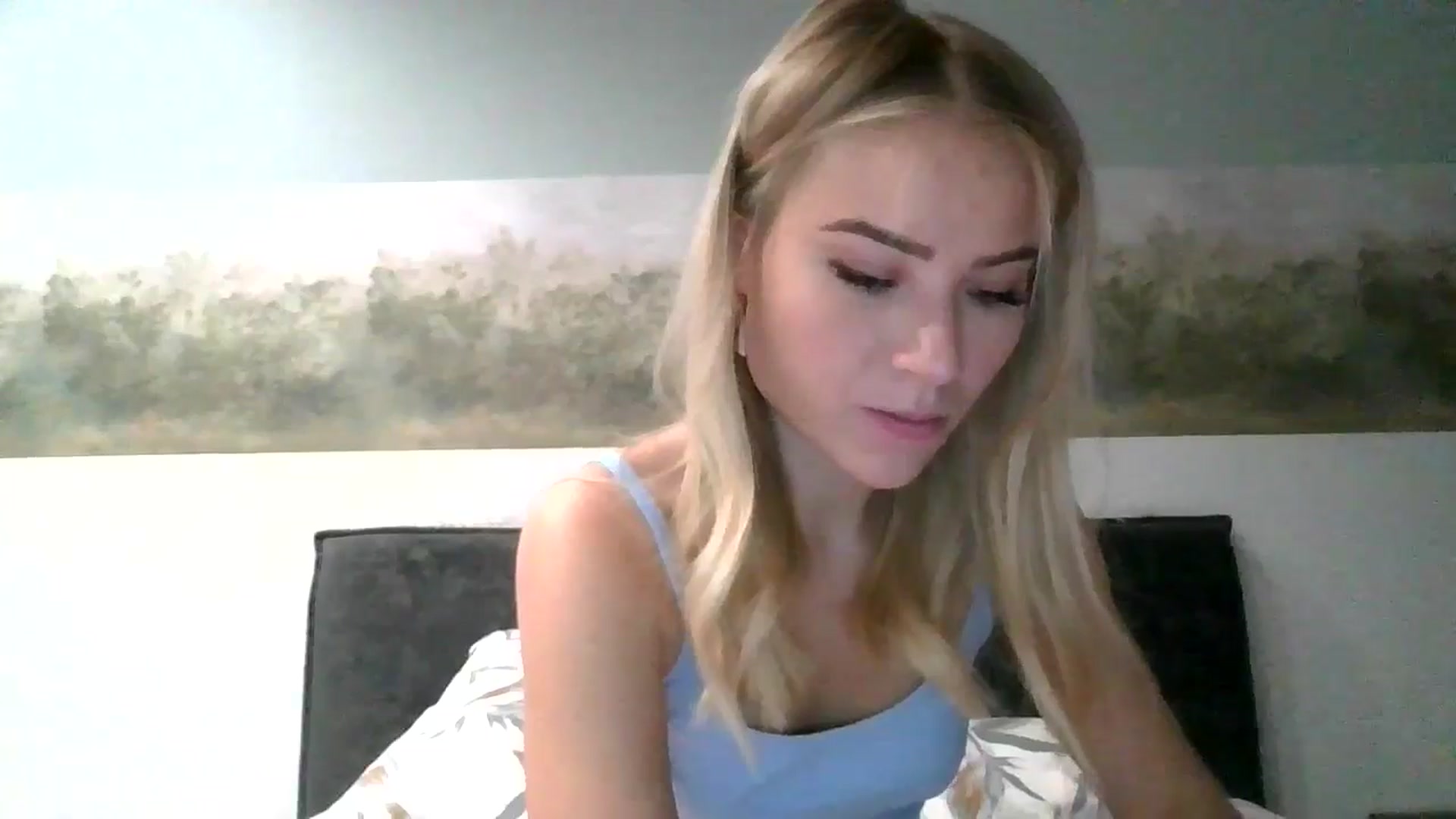 Gallery image thumbnail from fiancee's myfreecams stream on, 10/06/2025, 03:57 image 8 of 20