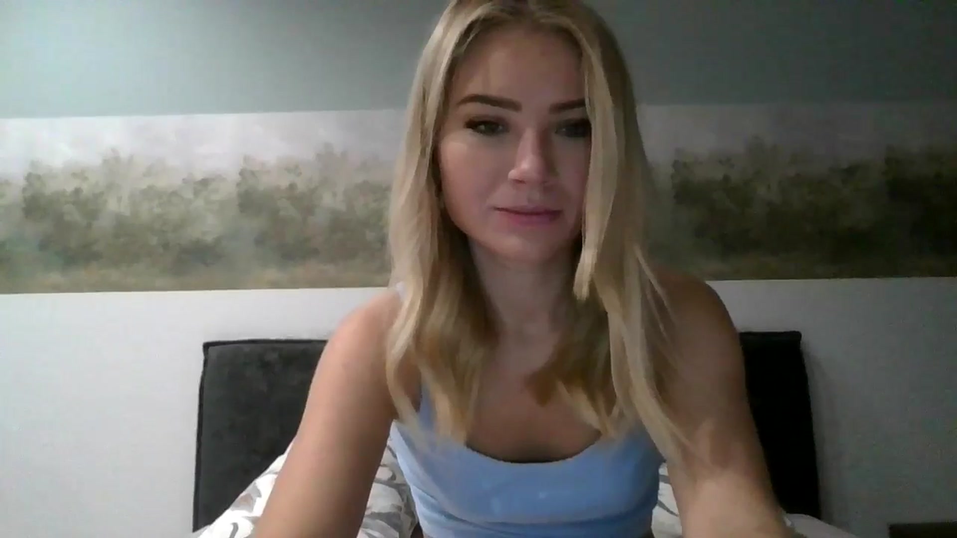 Gallery image thumbnail from fiancee's myfreecams stream on, 10/06/2025, 03:57 image 3 of 20