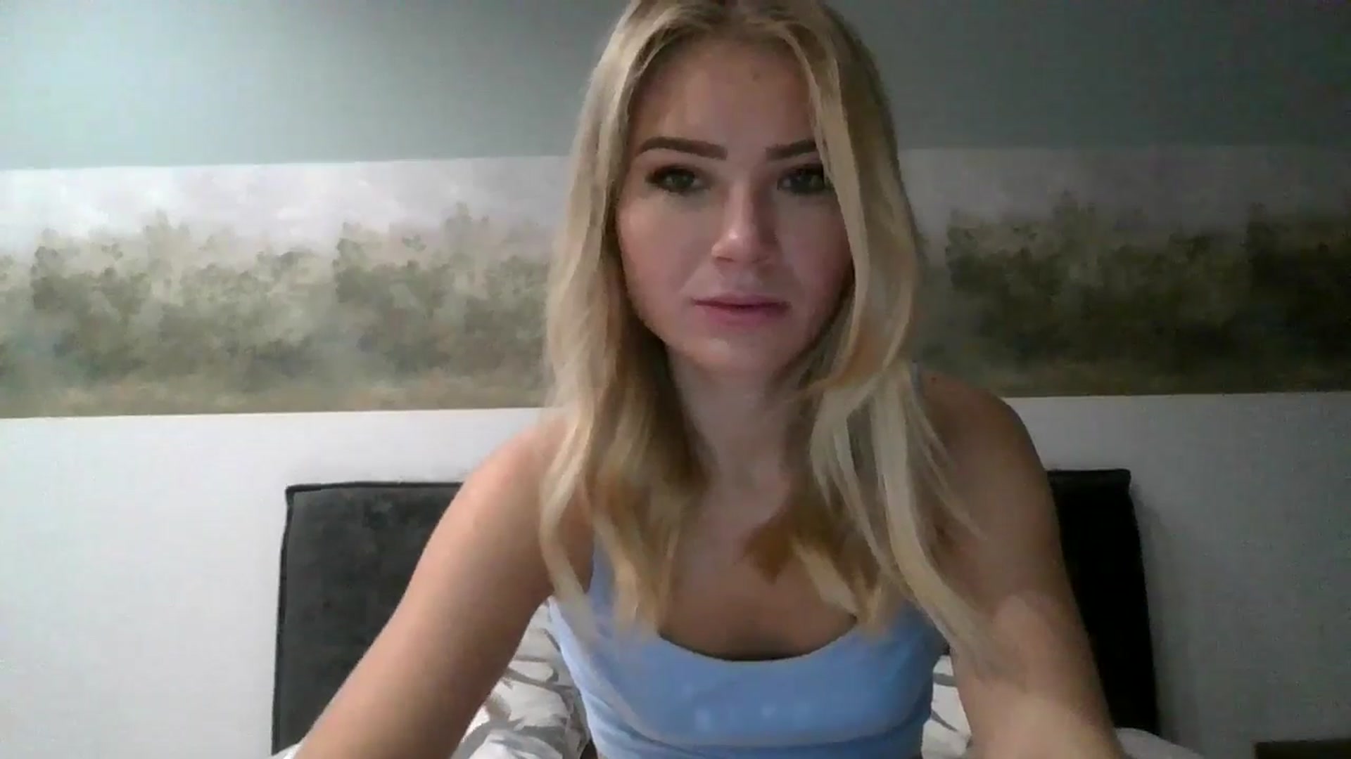 Gallery image thumbnail from fiancee's myfreecams stream on, 10/06/2025, 03:57 image 4 of 20