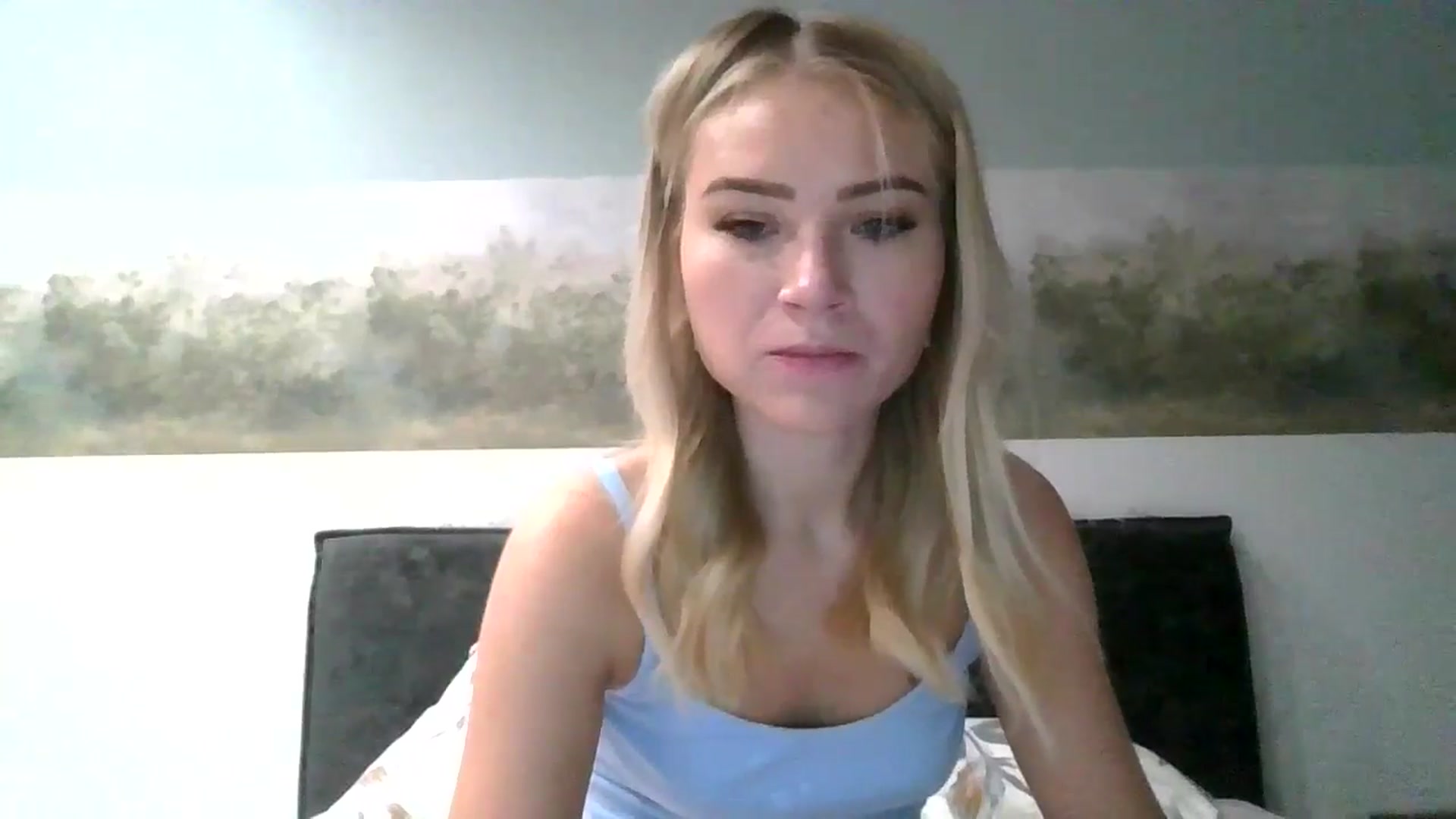 Gallery image thumbnail from fiancee's myfreecams stream on, 10/06/2025, 03:57 image 10 of 20
