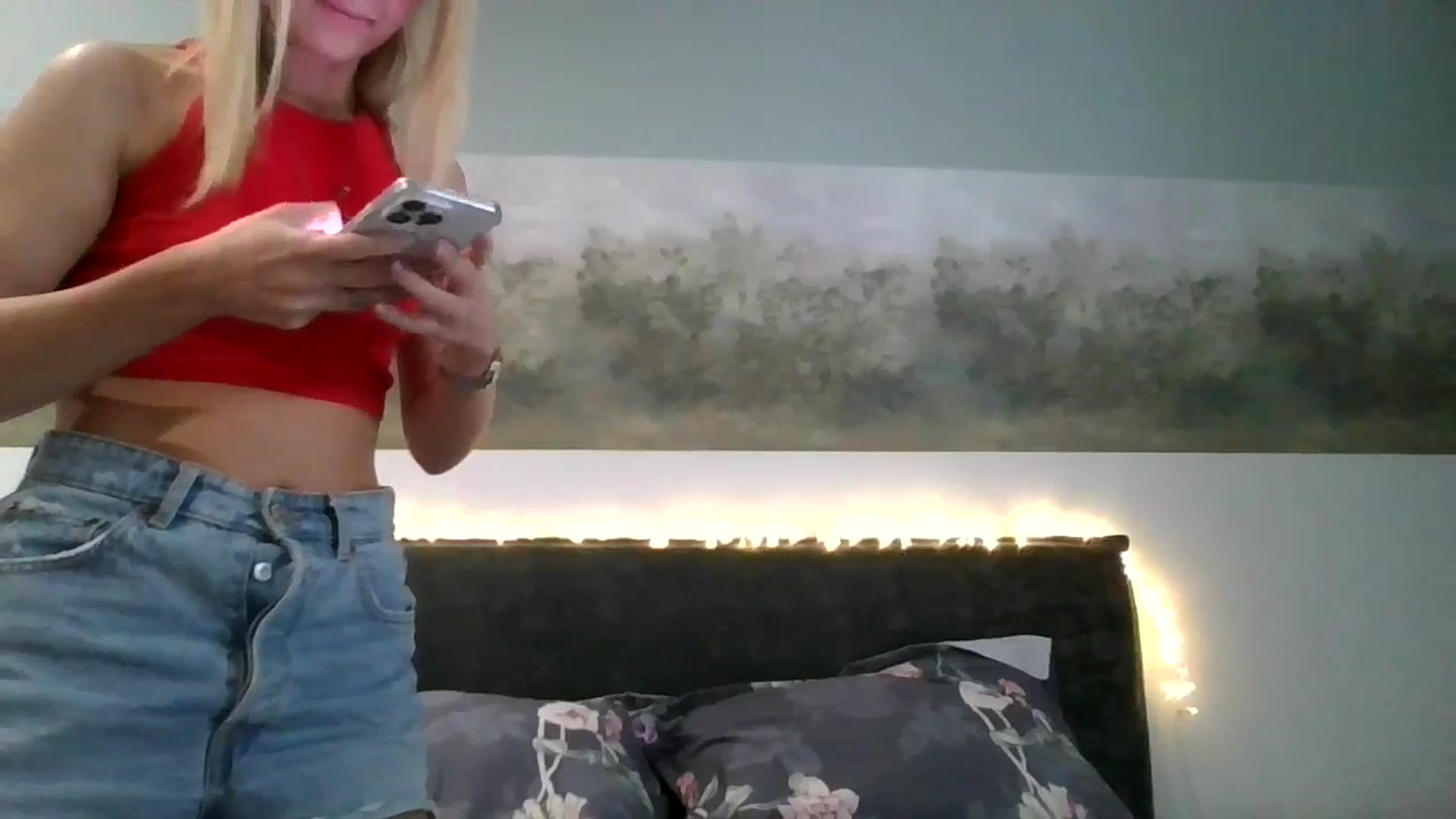 Gallery image thumbnail from fiancee's myfreecams stream on, 10/08/2025, 12:55 image 12 of 20