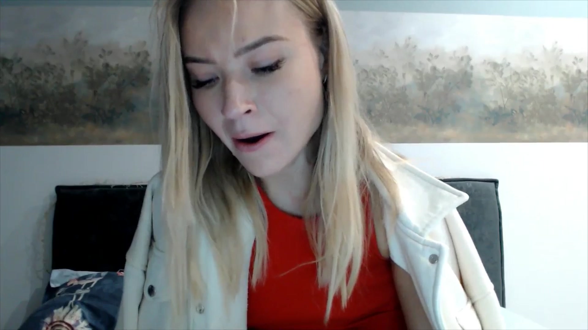 Gallery image thumbnail from fiancee's myfreecams stream on, 10/10/2025, 02:33 image 12 of 20
