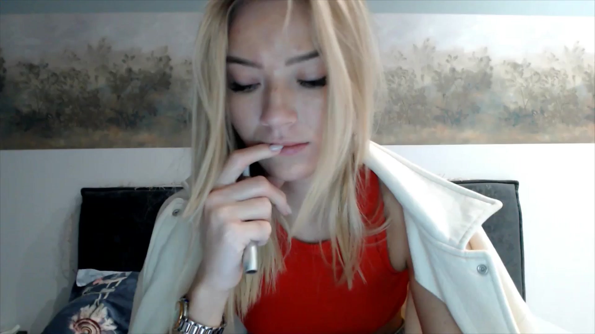 Gallery image thumbnail from fiancee's myfreecams stream on, 10/10/2025, 02:33 image 1 of 20