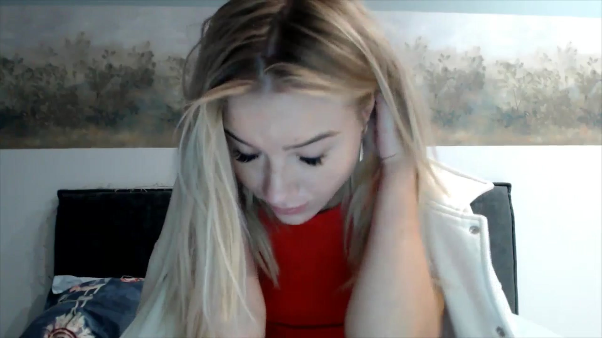 Gallery image thumbnail from fiancee's myfreecams stream on, 10/10/2025, 02:33 image 8 of 20