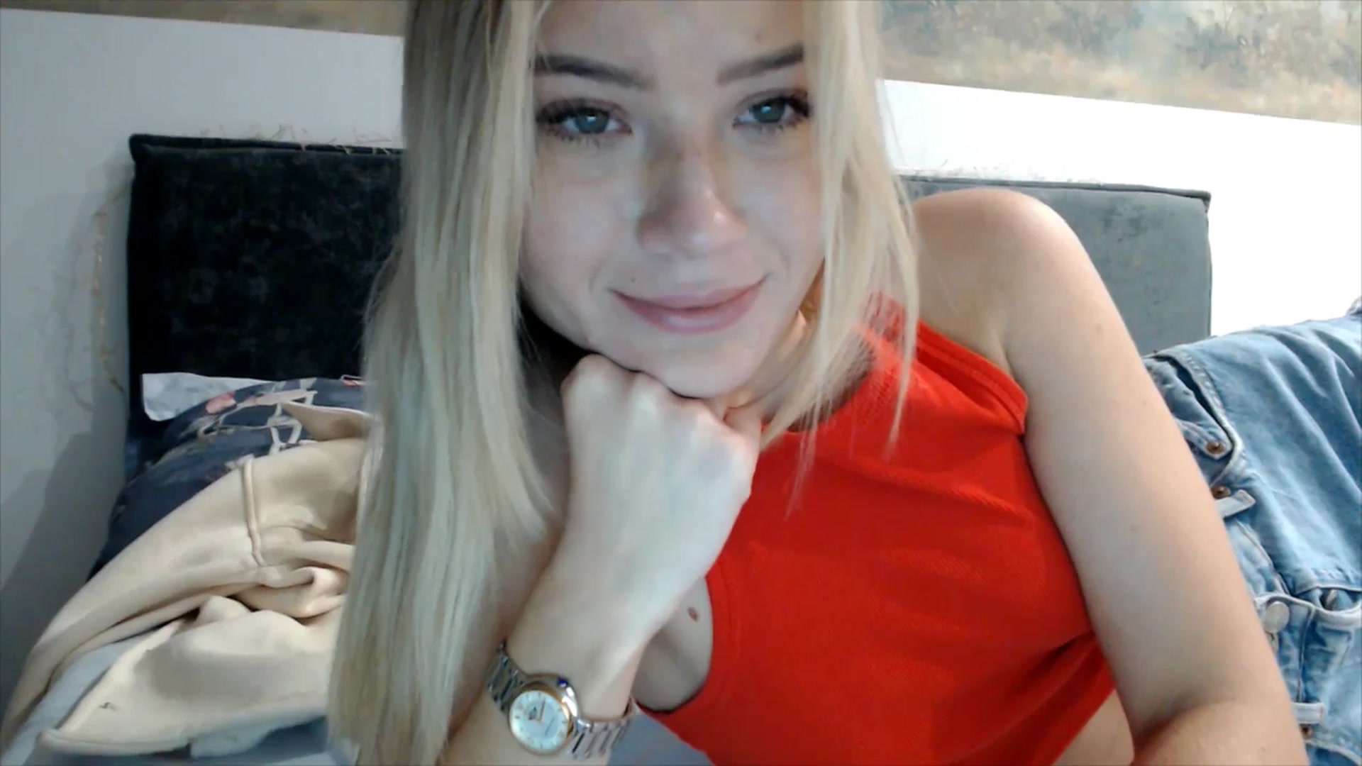 Gallery image thumbnail from fiancee's myfreecams stream on, 10/10/2025, 03:30 image 12 of 20