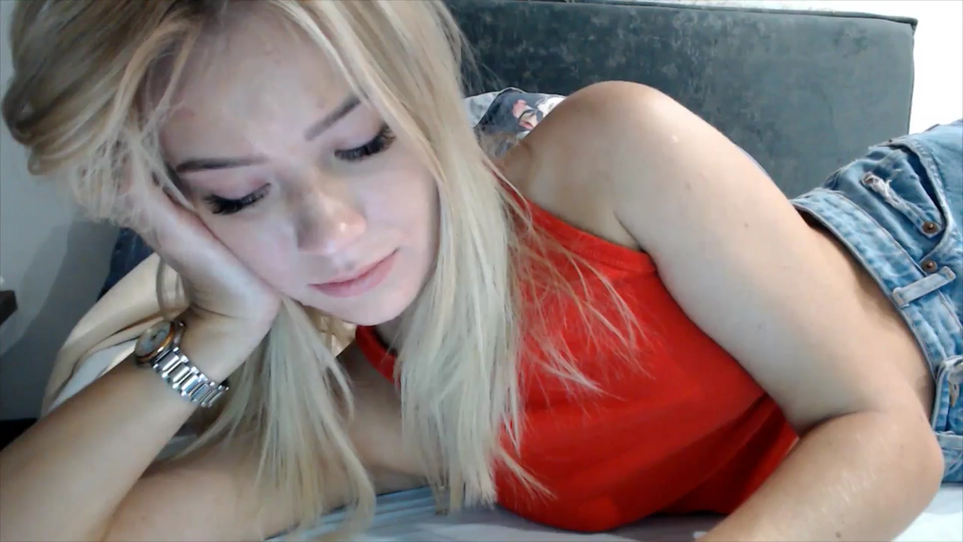 Gallery image thumbnail from fiancee's myfreecams stream on, 10/10/2025, 03:30 image 15 of 20