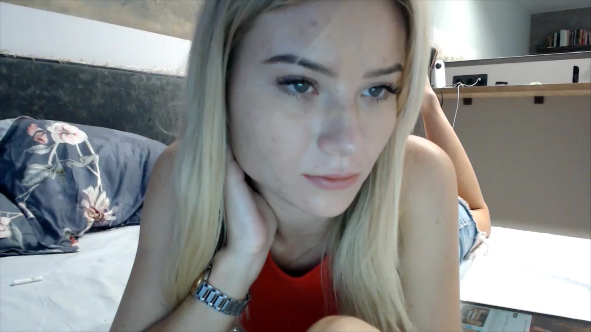 Gallery image thumbnail from fiancee's myfreecams stream on, 10/10/2025, 04:47 image 1 of 20