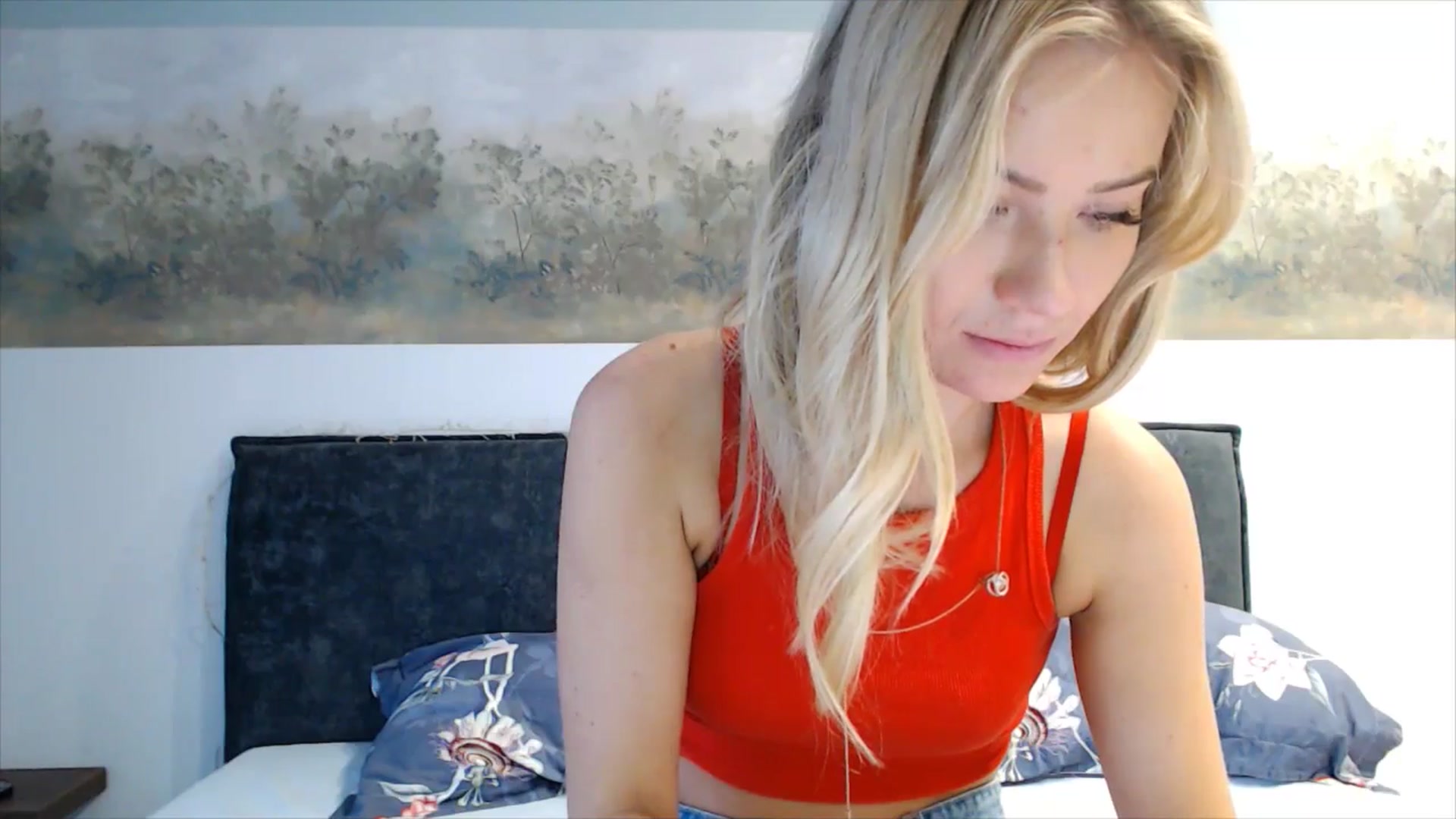 Gallery image thumbnail from fiancee's myfreecams stream on, 10/12/2025, 04:30 image 4 of 20