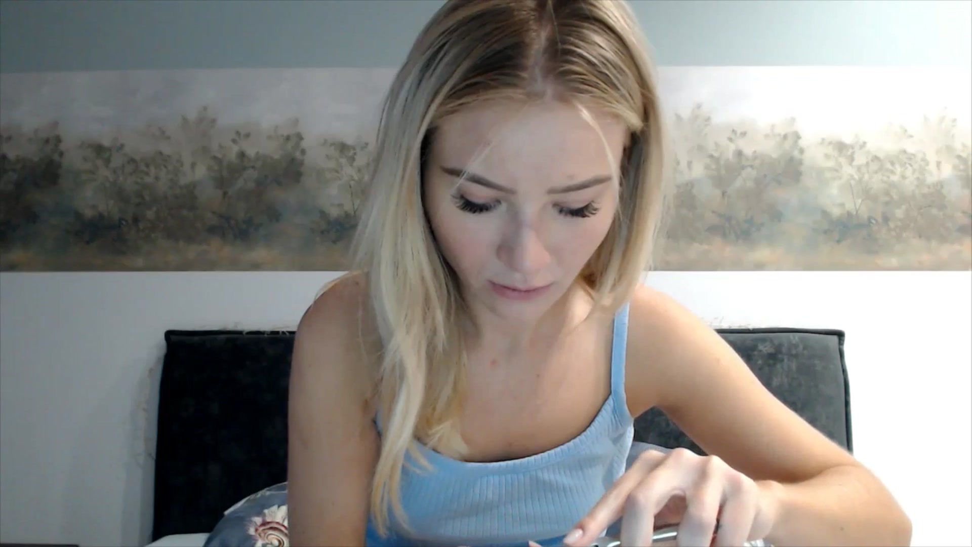 Gallery image thumbnail from fiancee's myfreecams stream on, 10/13/2025, 04:53 image 6 of 20