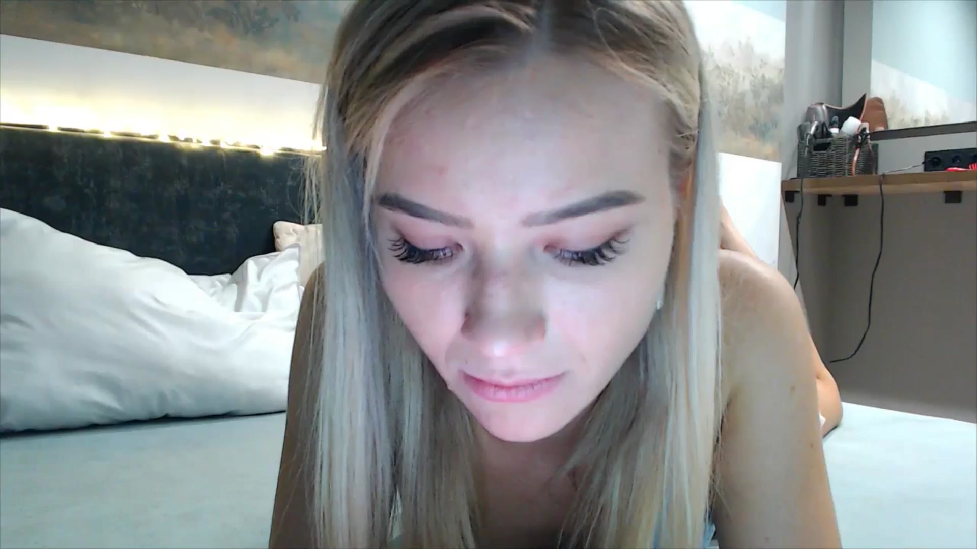 Gallery image thumbnail from fiancee's myfreecams stream on, 10/15/2025, 03:31 image 18 of 20
